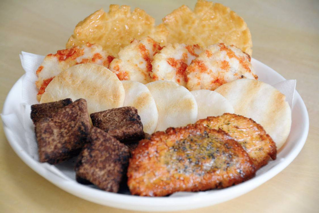 alt=senbei-traditional japanese rice crackers